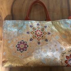 値下げしました💮②正絹袋帯リメイク　A4対応蓋付バッグ　中古美品...