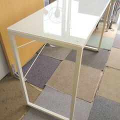 ニトリ ガラスデスク  幅120×奥45×高76cm ホワイト系  スリムデスク PCデスク 机 NITORI 札幌 北20条店の画像