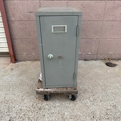 スチール製小型ロッカー　年代モノ