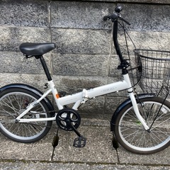 【折りたたみ自転車】20インチ　美品❗️変速なし　前カゴ、泥除け...