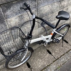 【折りたたみ自転車】20インチ　美品❗️変速なし　前カゴ、泥除け付　若林自転車　浜大津店　SALE中❗️の画像