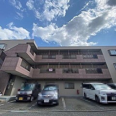 【週払い可】八王子市小比企町にある3階建てマンション共用部清掃ス...