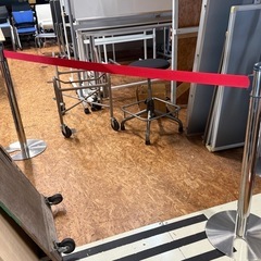 ベルトパーテーション　高さ88 ベルト160cmくらい　一本2200円の画像