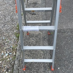 85 4段脚立 中古の画像