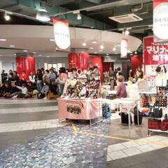 駅チカなので雨でも安心　関内駅チカアート市