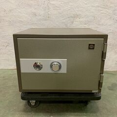 【KOKUYO】コクヨ ダイヤル式耐火金庫 HS-10 1時間耐火 20L ダイヤルロック ホームセーフ 金庫 オフィスキャビネット 事務用品 Y1556の画像
