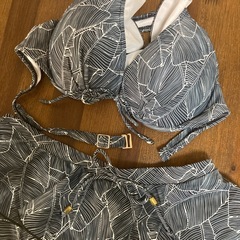 値下げ新品水着4点セットＬサイズの画像