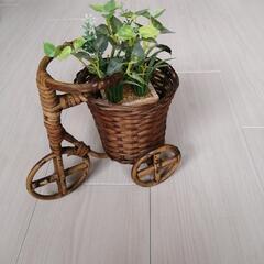 籐細工・自転車の画像