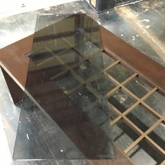 最終値下げ【中古】応接用センターテーブル　2台（天然木製／ガラス装飾）現地販売中！の画像