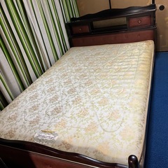 ダブルベッド