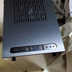 Lian Li E-ATX規格 PCケース 3面強化ガラス ビデオカード縦配置 ブラック PC-O12WXの画像