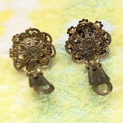 ☆アクセサリー　(片方)イヤリング　青玉　中古品　5,000円の画像