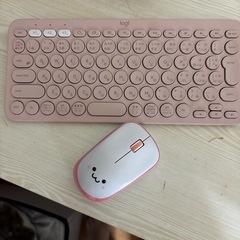 ワイヤレスキーボードとマウス