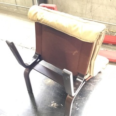 最終値下げ【中古】クッションソファー  ラスト1台（天然木製／1人掛けハイバックチェア）現地販売中！の画像