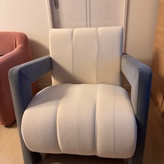 1人かけソファーの画像
