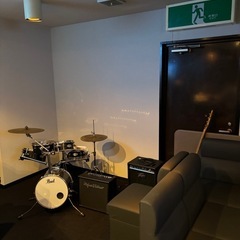 ギターの方、一緒にやりませんかー😊