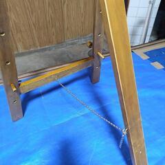 イーゼル3台の画像