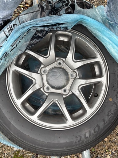 ジムニー　純正タイヤ　新型jb64 4本