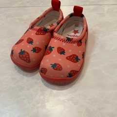子供靴 イチゴ柄のスキッポン 13.0cm