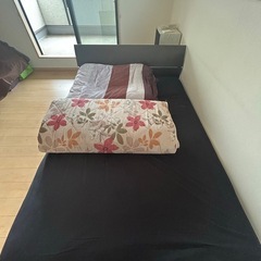 セミダブルベッド　マットレス付の画像