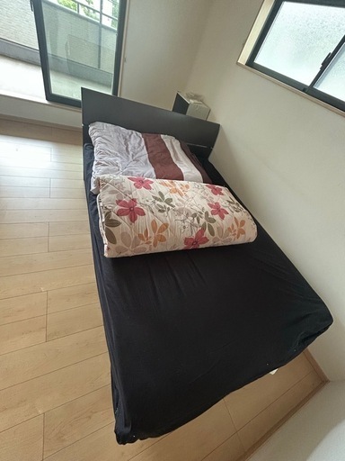 セミダブルベッド　マットレス付