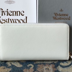 【急ぎのため対応早い方】ヴィヴィアンウエストウッド　長財布　白の画像