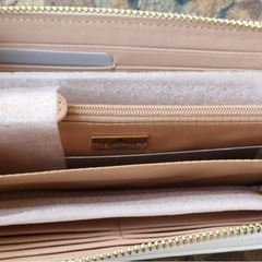 【急ぎのため対応早い方】ヴィヴィアンウエストウッド　長財布　白の画像