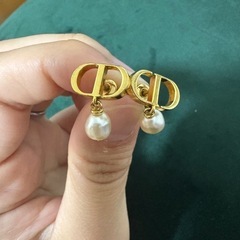 美品 CDロゴピアス