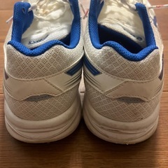 厨川中学校指定
シューズ28cmの画像