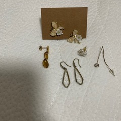 ピアス