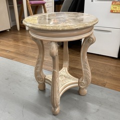 ジモティー限定価格！S160 ⭐ 輸入家具 アンティークサイドテーブル ナイトテーブル 大理石 猫足 幅47cm USEDの画像