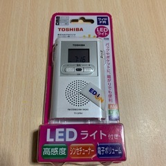 ほぼ新品　TOSHIBA AM /FMラジオ