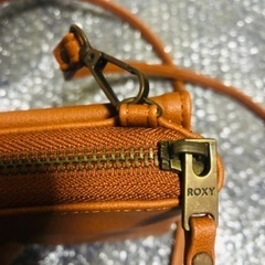 ROXY スマホ&ウォレット　ポシェットの画像