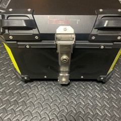 バイク用　　荷物入れBOX