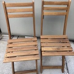 IKEA アウトドア　机　椅子二つの画像