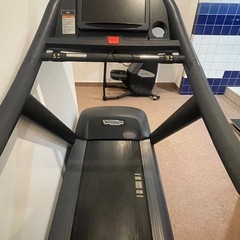 ！最終値下げ！【高級フィットネスマシン】Technogym ランニングマシン（修理必要・有名ブランド）の画像