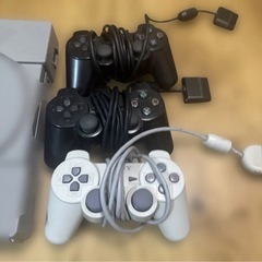 SONY PlayStation 本体とコントローラー3つセット　ジャンクの画像