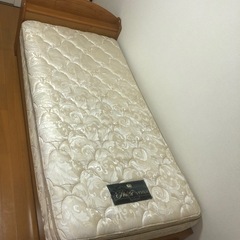 シングルベッド