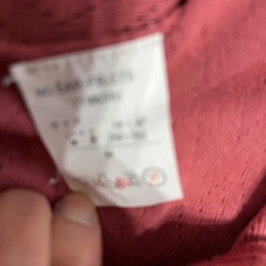 胸元、首回りの可愛い💕落ち着いたピンク色の^_^カーディガンです。の画像