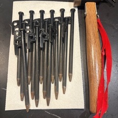 真鍮製ハンマーと各種ペグ