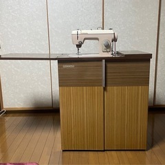 足踏みミシン(RICCAR) かなりレアです