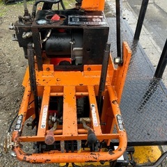 日輪　林内車 ウインチ 8馬力　運搬車　荷台　吊り上げ　集材機　木材運搬車　林内作業車 クローラー　油圧　ガソリン 簡易始動動画ありの画像