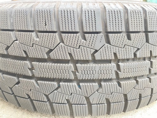 スタッドレスタイヤ４本（ホイール、ナット付き）