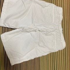 ユニクロ ホワイト ハーフパンツの画像