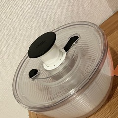 OXO サラダスピナー ＆ 和平フレイズ 回転式おろし器セット｜野菜の水切り＆大根おろしにの画像