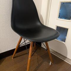 【受渡予定者決定済】スツール1脚とブラック椅子1脚　の画像
