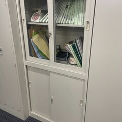 美品 スチール書庫 上下セット 鍵付き キャビネット 本棚 書類ケース