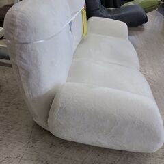 J9646　NITORI　ニトリ　二人掛けソファ　肘付きローソファ　ホワイト　クリーニング済み【リユースのサカイ柏店】参考価格15,990円の画像