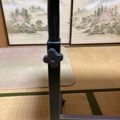 ベッドテーブルの画像