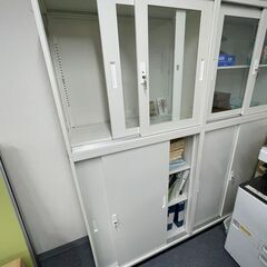 美品 スチール書庫 2台セット 鍵付き キャビネット 本棚 書類ケースの画像
